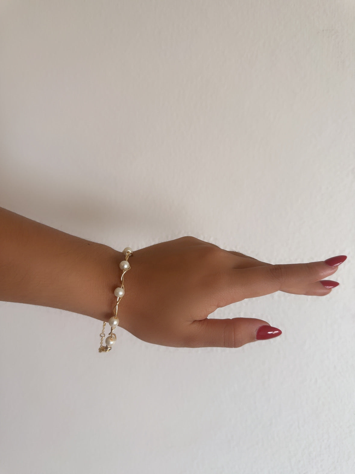 Handmade Gold Wave Twined Pearl Bracelet with Gold Chain