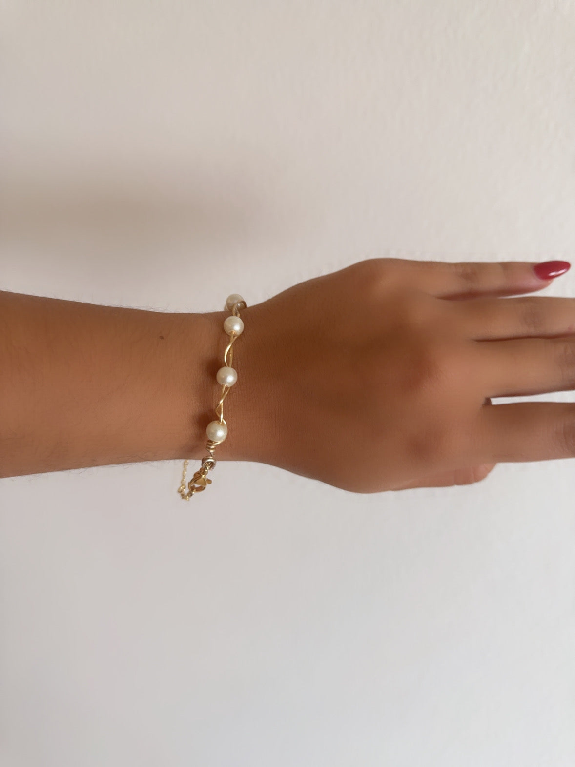 Handmade Gold Wave Twined Pearl Bracelet with Gold Chain