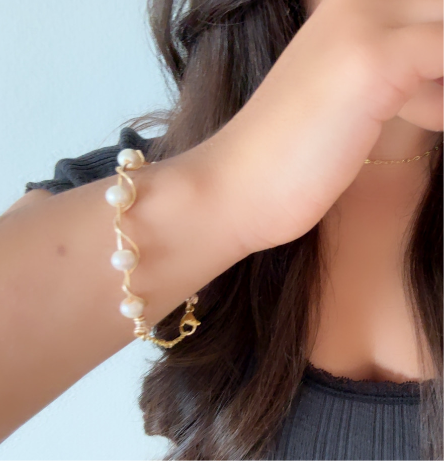 Handmade Gold Wave Twined Pearl Bracelet with Gold Chain